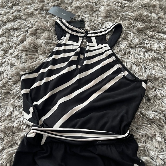 NWT BCBGMaxAzria “Karsen” Black & White Geometric Halter Maxi Dress – Size XXS - Picture 8 of 11